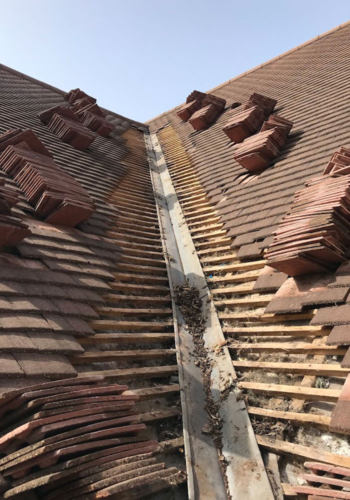 Des artisans couvreurs, charpentiers, façadiers, zingueurs et ramoneurs à votre service, pour tous vos travaux de rénovation dans le Val d'Oise (95) Des artisans couvreurs, charpentiers, façadiers, zingueurs et ramoneurs à votre service, pour tous vos travaux de rénovation dans le Val d'Oise (95)