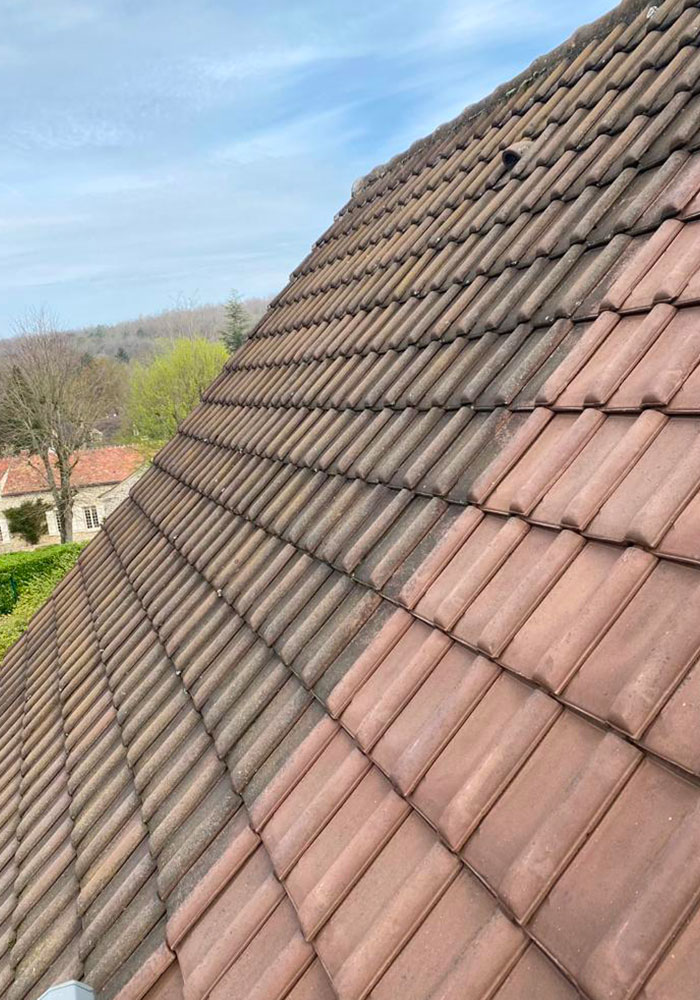 Nettoyage et demoussage de toiture à Montmorency (95160) dans le Val d'Oise (95) Nettoyage et demoussage de toiture à Montmorency (95160) dans le Val d'Oise (95)